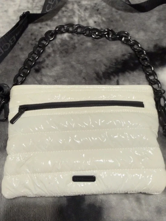 BCBGeneration White Quilted Crossbody Bag with Black Chain and Logo Strap - Picture 2 of 13